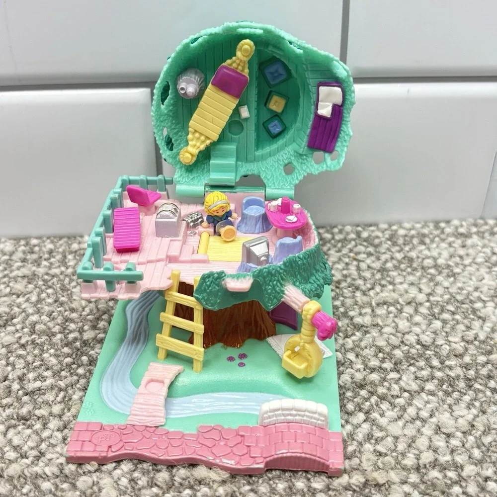 Polly Pocket  1994 Pollyville Polly Tree Bluebird With 1 Figure VTG Treehouse